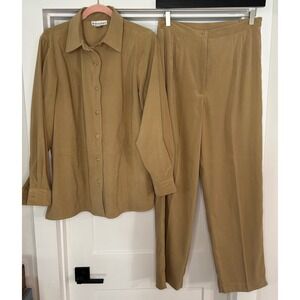 Dressbarn Womens Vintage Camel Tan Sueded Pant Suit Set Size 12 Button Down